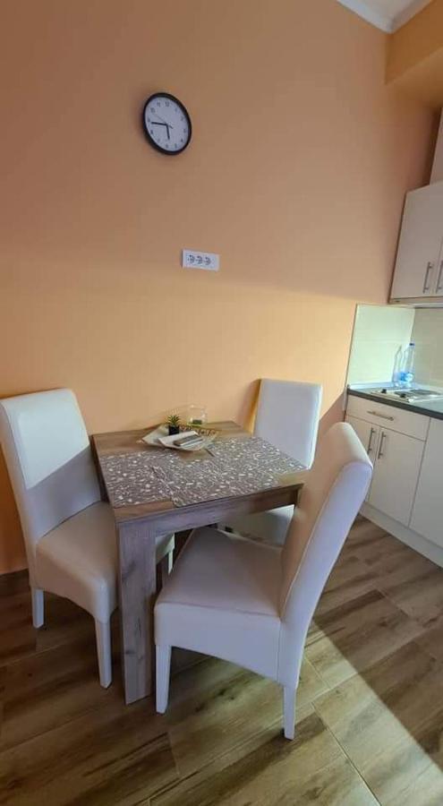 Ales Apartman Сомбор Екстер'єр фото