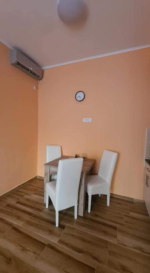 Ales Apartman Сомбор Екстер'єр фото